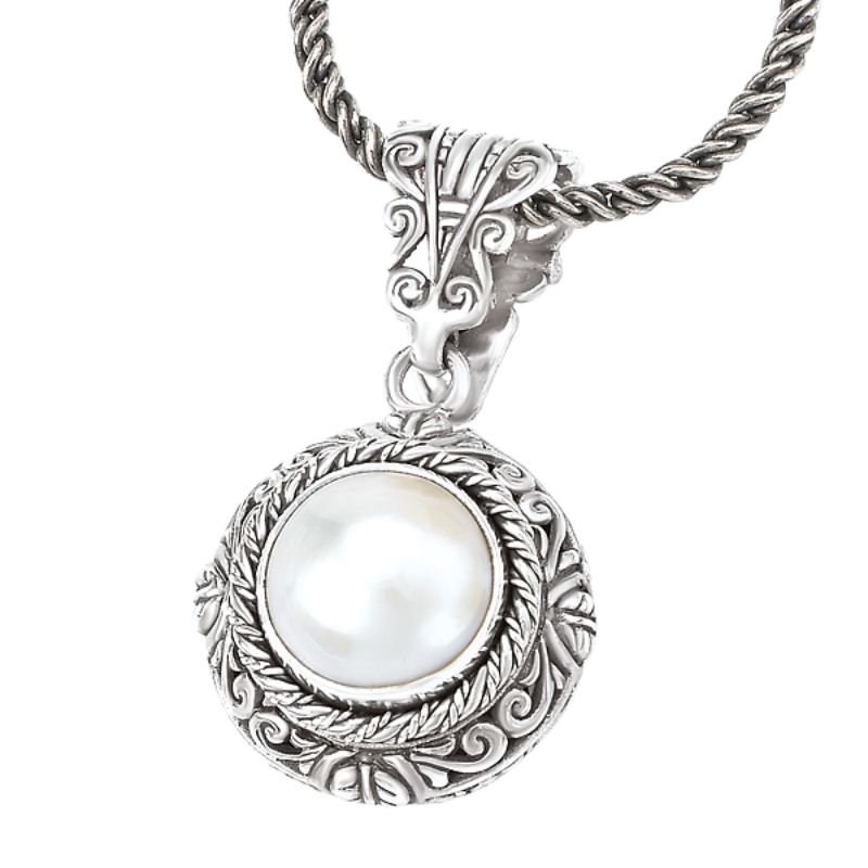 Ladies Fashion Pearl Pendant